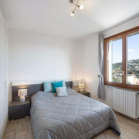 Seaview Apartment Imperia Exteriör bild